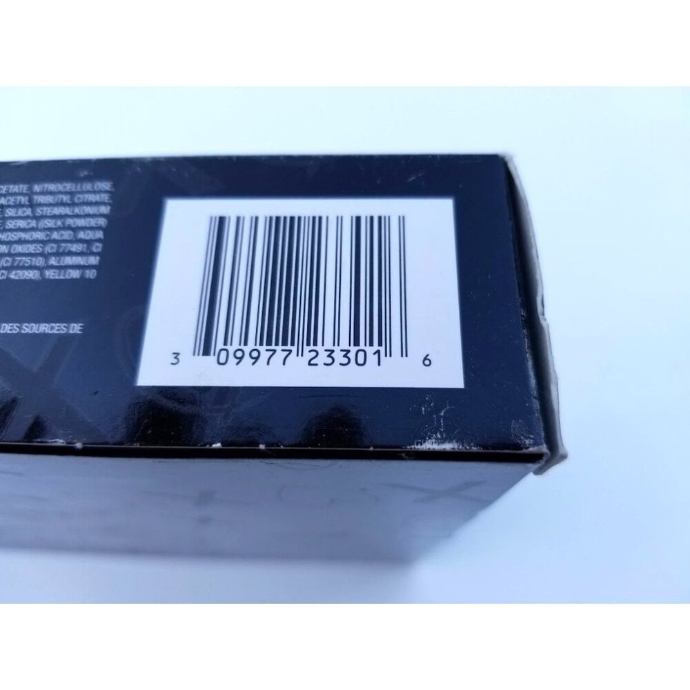 Revlon Love Is On Gift Set 2 Lip Lacquers Nail Polish Compact Mirror NEW - Picture 3 of 3